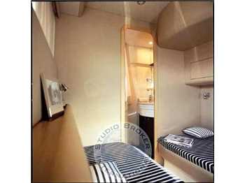 Ferretti 550