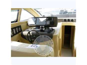 Ferretti 550
