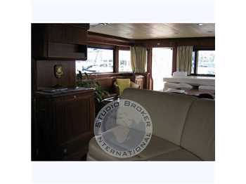 Ferretti Custom line 30