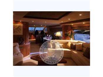 Sunseeker 82 yacht
