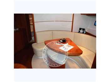 Pershing 46