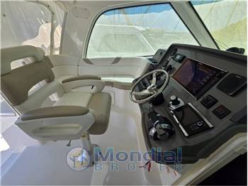 Boston Whaler 345 Conquest