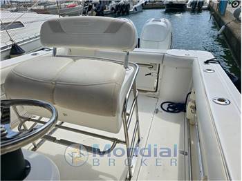 Boston Whaler 270 OUTRAGE