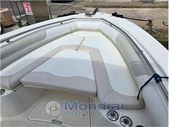 Boston Whaler 270 OUTRAGE