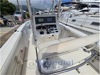 Boston Whaler 270 OUTRAGE