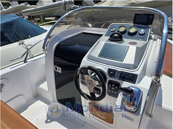 Ranieri Shadow 26