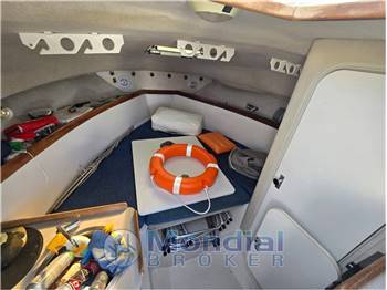 Four Winns Quest 257