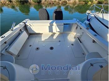 Four Winns Quest 257