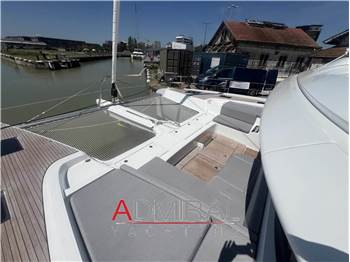 Lagoon 60