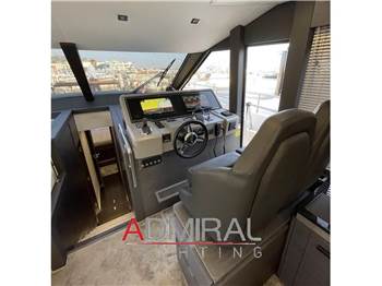 Cayman Yachts F580