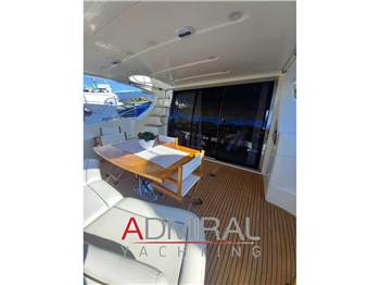 Azimut 62
