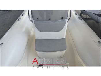 Capelli TEMPEST 700