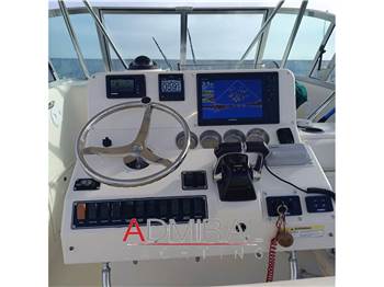 Pursuit 3070 Offshore Center Console