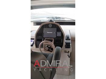 Pershing 62