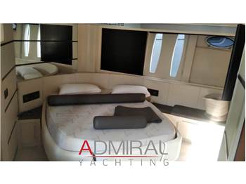 Pershing 62