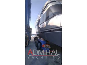 Pershing 62