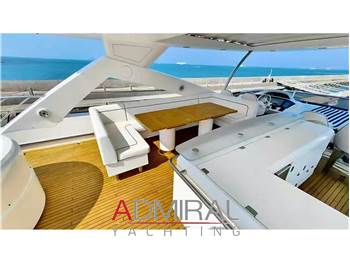 Sunseeker 88 Yacht