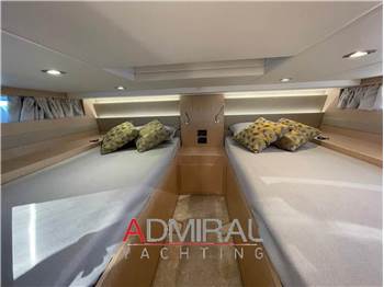 Cayman Yachts 400 WA