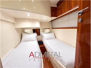 Pershing 46