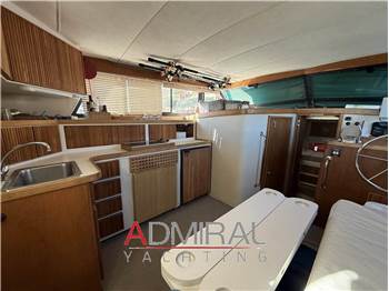 Bertram Yacht 33 sport fisherman
