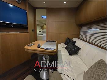 Pershing 56'