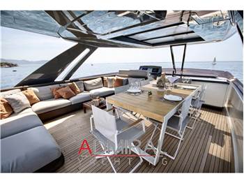 Ferretti Yachts 850