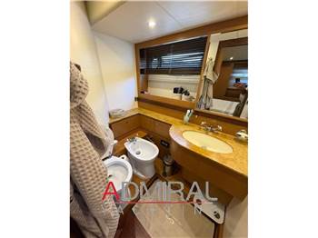 Ferretti Yachts ALTURA 690