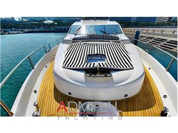 Sunseeker 88 Yacht
