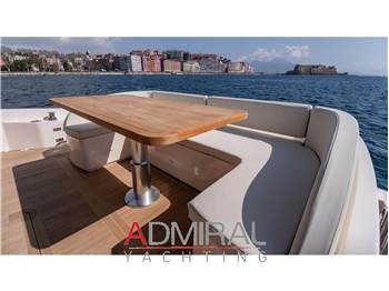 Cayman Yachts S600