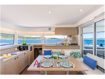 Lagoon 43