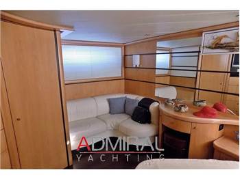 Pershing 76