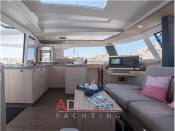 Fountaine Pajot Astréa 42