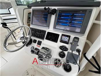 Boston Whaler 370 Outrage