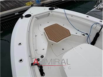 Boston Whaler 370 Outrage