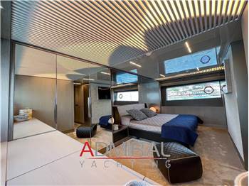 Ferretti Yachts 850