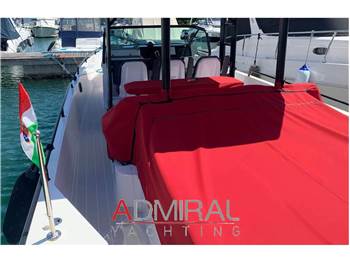 Axopar 37 SUN TOP BRABUS LINE
