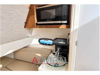 Boston Whaler 380 OUTRAGE