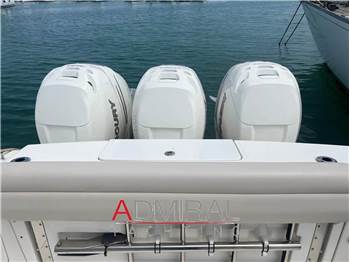 Boston Whaler 380 OUTRAGE
