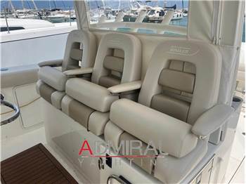 Boston Whaler 380 OUTRAGE