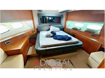 Sunseeker 88 Yacht