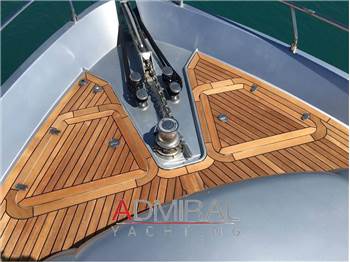 Pershing 76