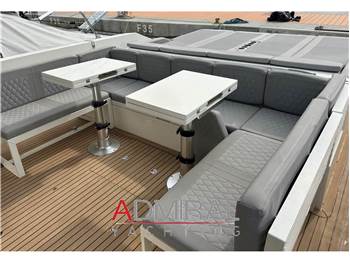 De Antonio Yachts D42 Open