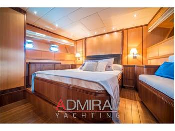 Overmarine Mangusta 72 Open