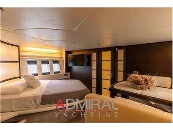 Azimut 62S