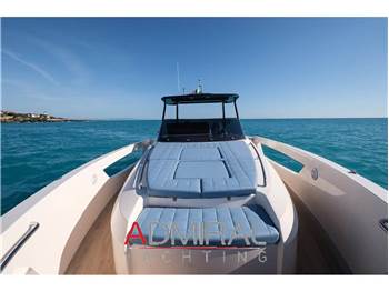 Cayman Yachts 400 WA