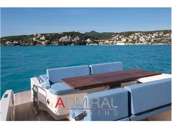 Cayman Yachts 400 WA