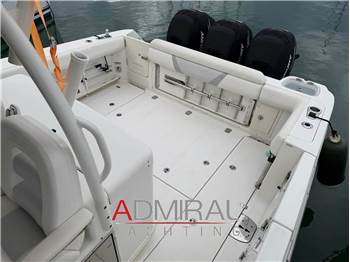 Boston Whaler 370 Outrage