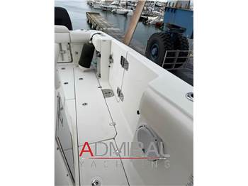 Boston Whaler 370 Outrage