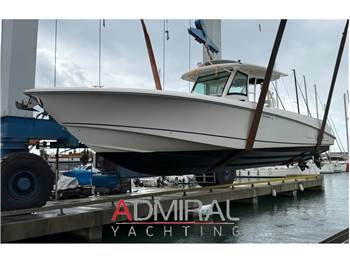 Boston Whaler 370 Outrage