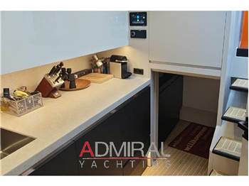 Vanquish Yachts VQ52 HT